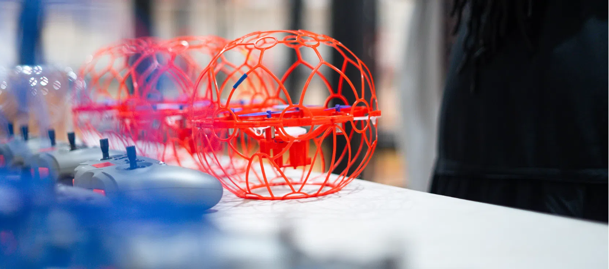 Tattu 無人機(jī)足球?qū)Ｓ秒姵叵盗?>
                        </div>
                        <div   id=