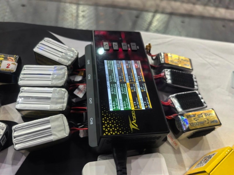 Tattu 無人機(jī)足球電池和充電器