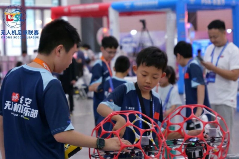 中國無人機(jī)足球聯(lián)賽貴陽精彩瞬間